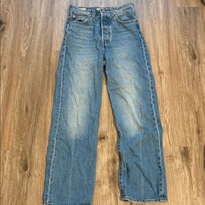 Levi's Premium Ribcage Straight Jeans in Blue